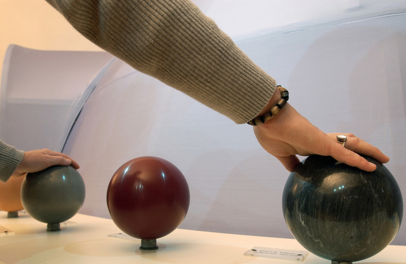 L'exposition temporaire Très Toucher est à découvrir au Musée de Bordeaux - sciences et nature. Des expériences sont installées au sous-sol pour découvrir le sens du Toucher.